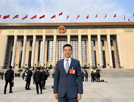 【两会声音】全国人大代表苗伟：完善AI手机技术标准 推动产业协同发展